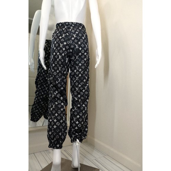 Louis Vuitton Stencil-Effect Monogram Joggers | Size US8, FR38 - Picture 15 of 16